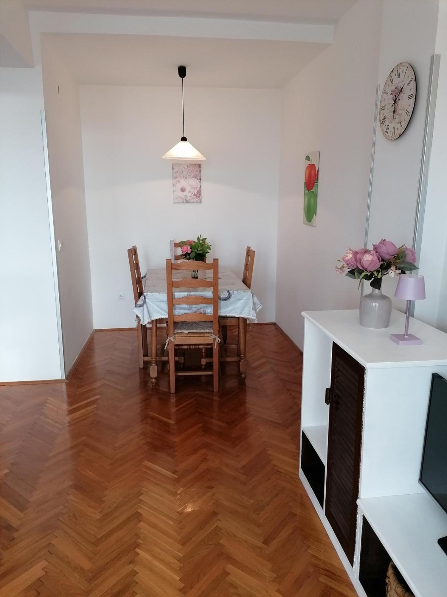 Apartment Domijan By El-Pi Tours 奈维斯 外观 照片